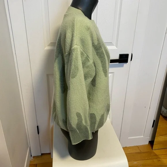 Sweater - Picture 3 of 4